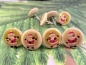 Preview: Weihnachtsmann Holz Knopf Ohrstecker Winter Schnee